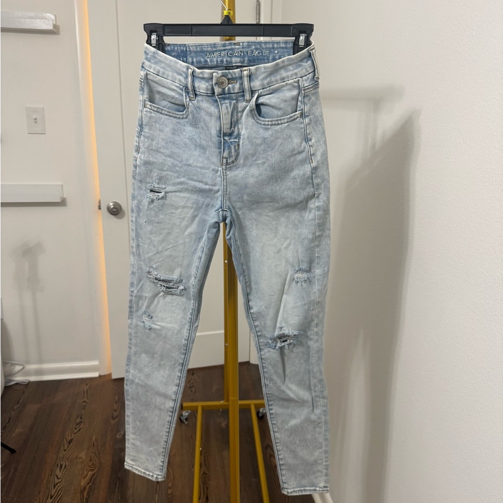American Eagle Outfitters Light Blue Distressed Skinny Jeans